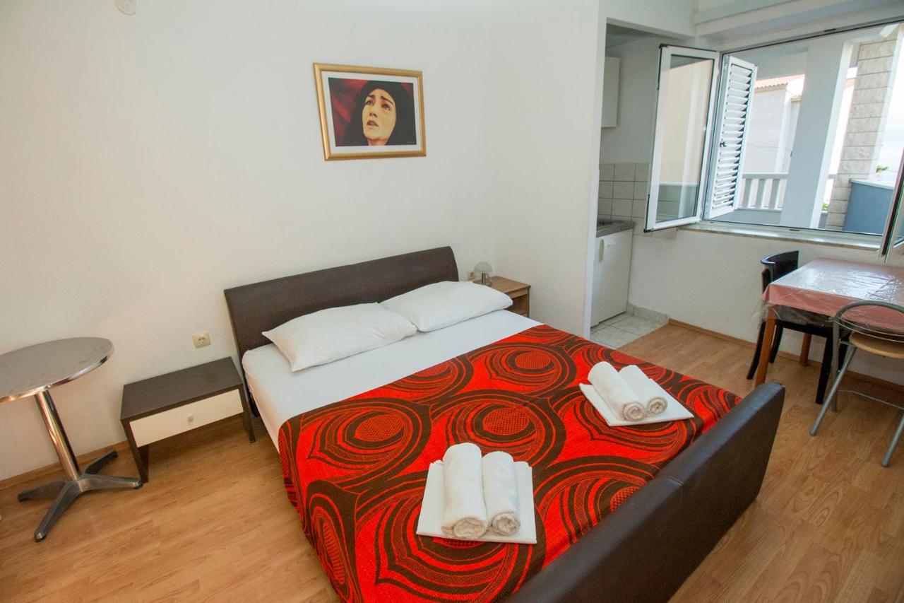 Mrkonjic Branko & Marija Apartmani Omiš Buitenkant foto