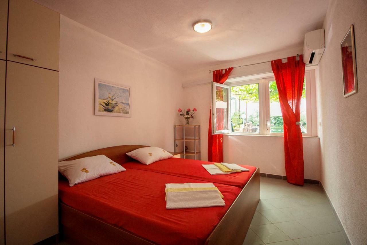 Mrkonjic Branko & Marija Apartmani Omiš Buitenkant foto