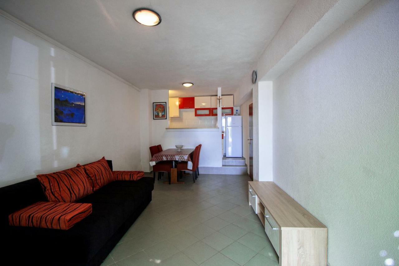 Mrkonjic Branko & Marija Apartmani Omiš Buitenkant foto