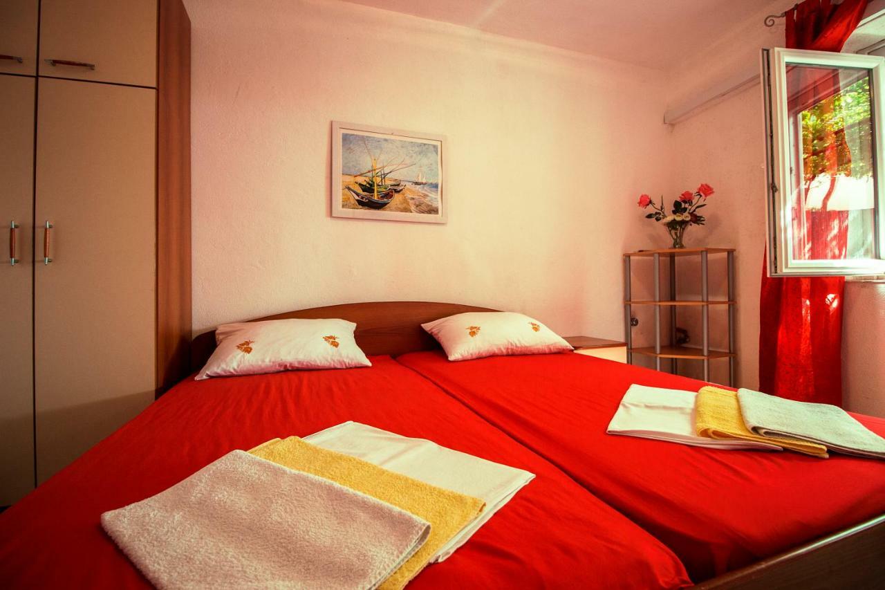 Mrkonjic Branko & Marija Apartmani Omiš Buitenkant foto