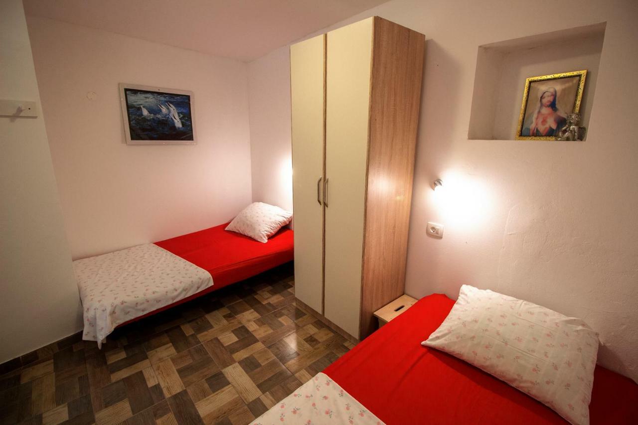 Mrkonjic Branko & Marija Apartmani Omiš Buitenkant foto