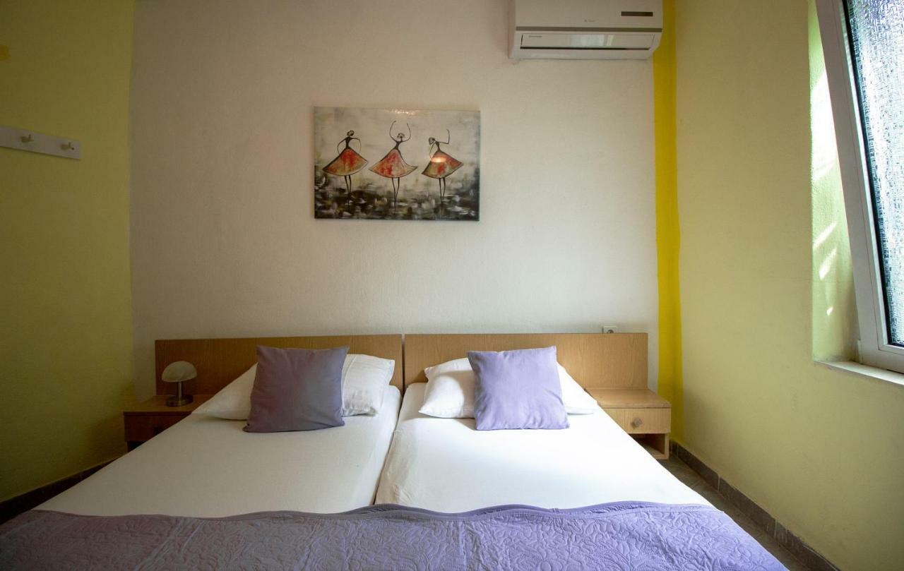 Mrkonjic Branko & Marija Apartmani Omiš Buitenkant foto