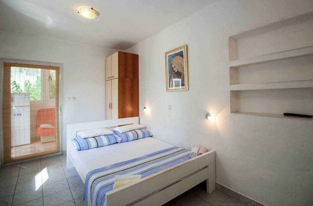 Mrkonjic Branko & Marija Apartmani Omiš Buitenkant foto