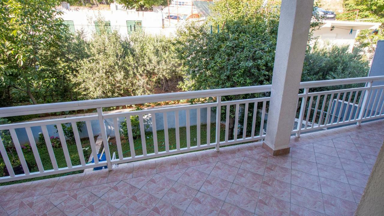 Mrkonjic Branko & Marija Apartmani Omiš Buitenkant foto