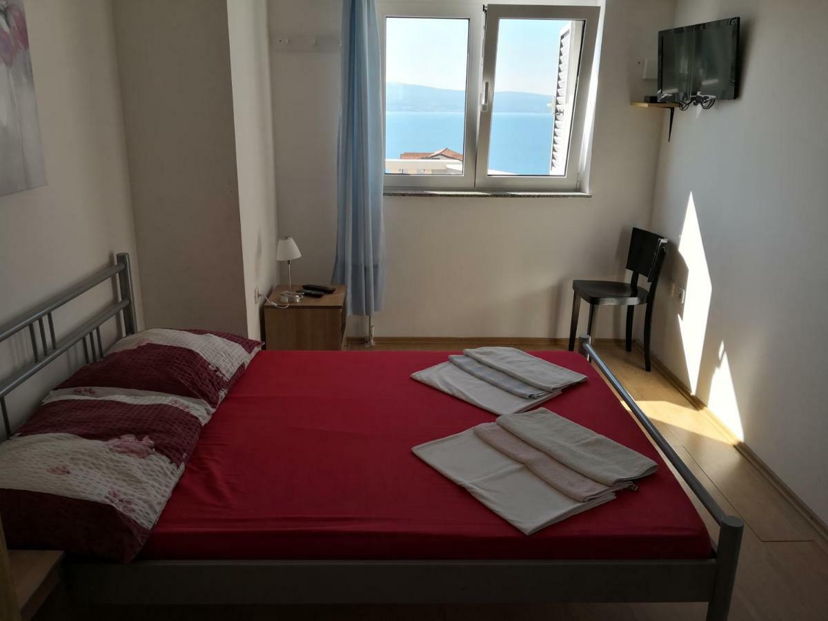 Mrkonjic Branko & Marija Apartmani Omiš Buitenkant foto
