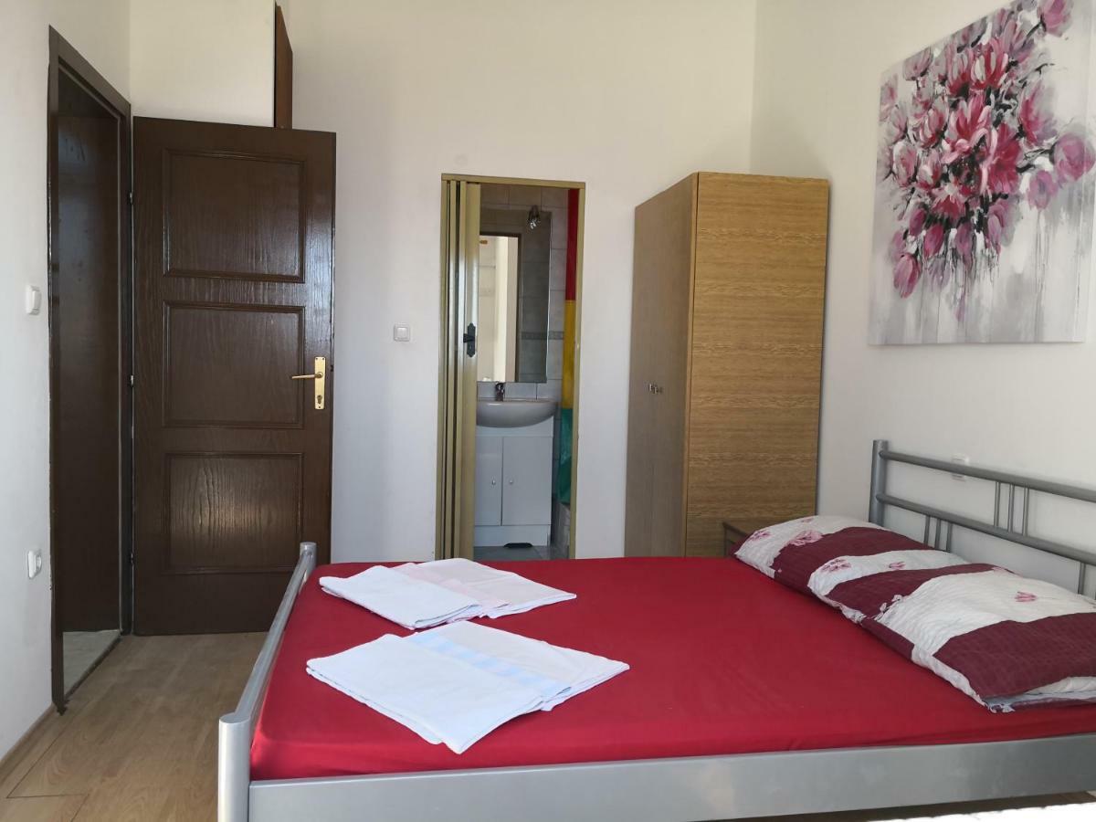 Mrkonjic Branko & Marija Apartmani Omiš Buitenkant foto