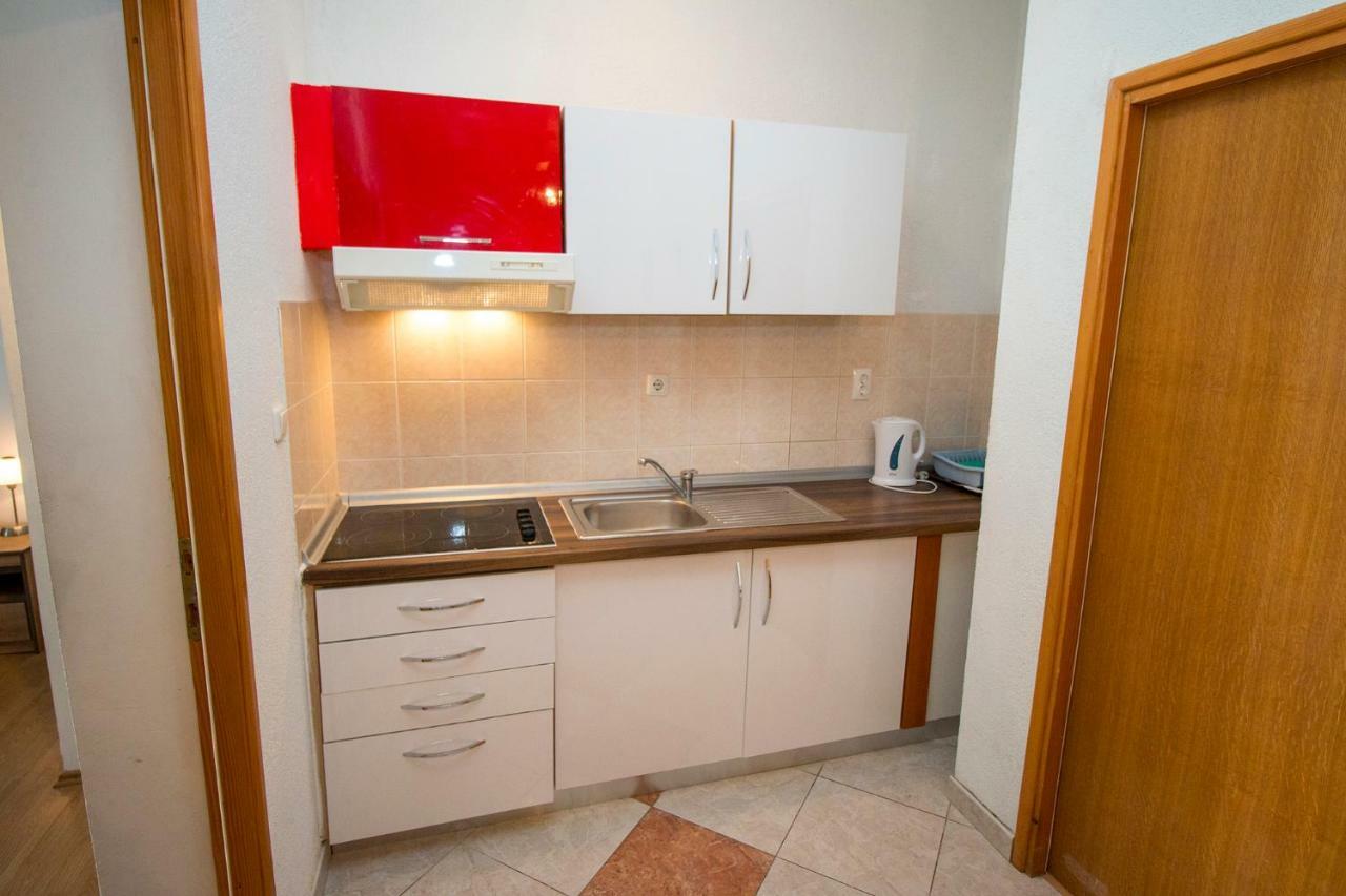 Mrkonjic Branko & Marija Apartmani Omiš Buitenkant foto