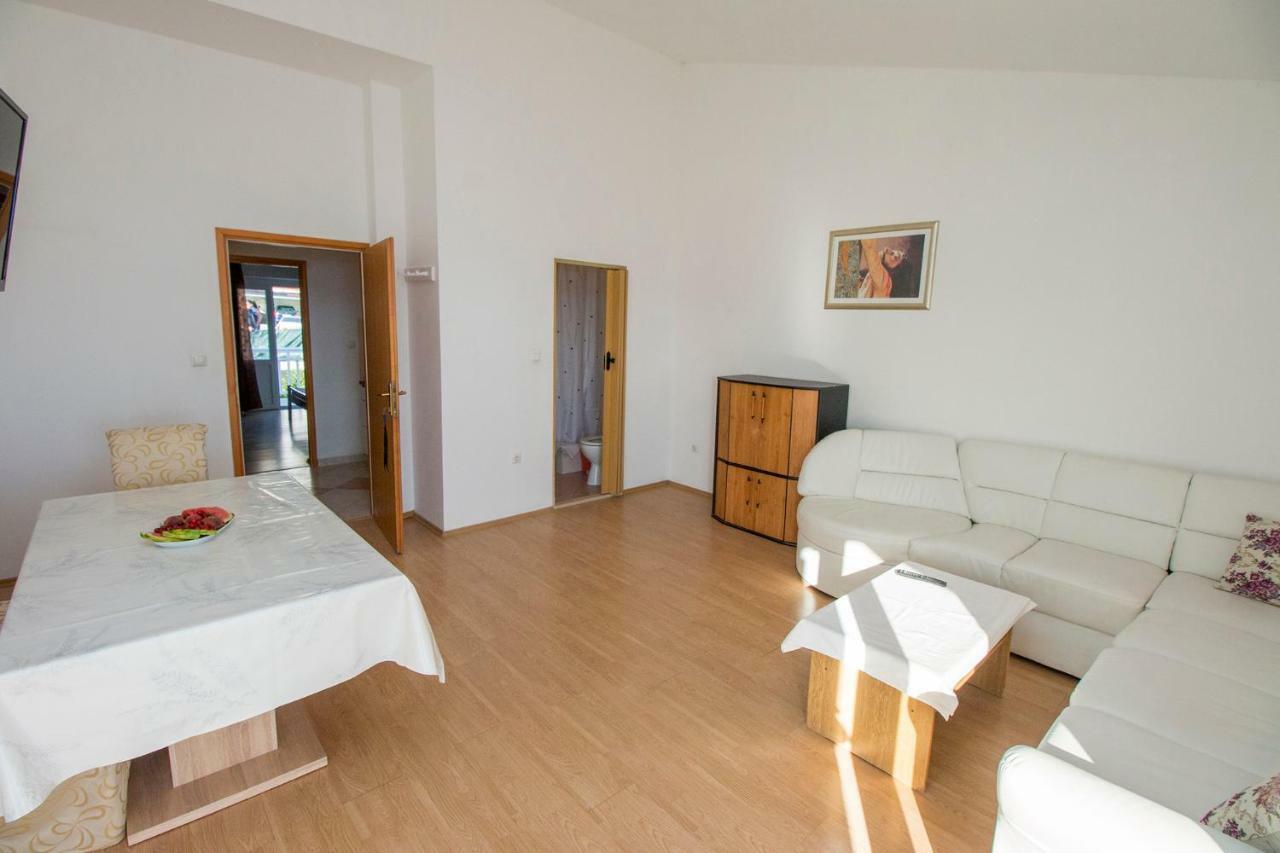 Mrkonjic Branko & Marija Apartmani Omiš Buitenkant foto