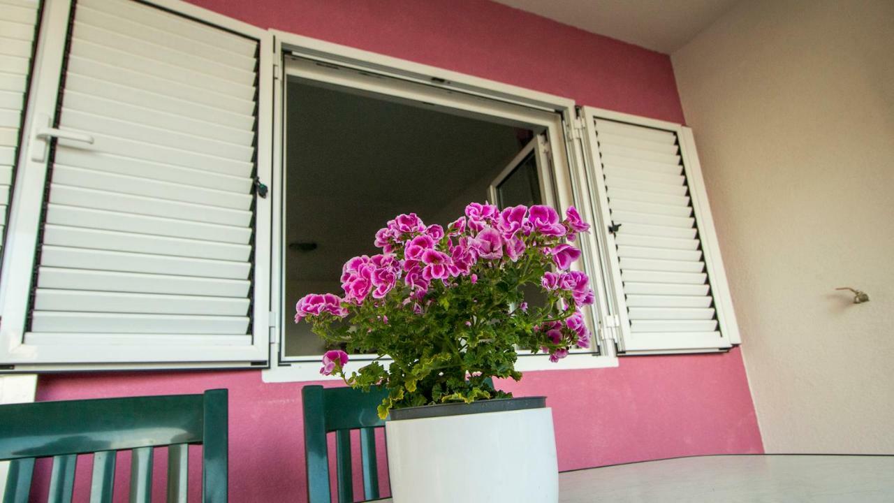 Mrkonjic Branko & Marija Apartmani Omiš Buitenkant foto