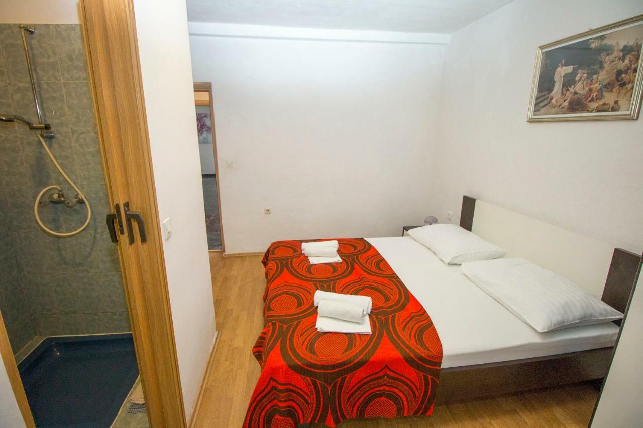 Mrkonjic Branko & Marija Apartmani Omiš Buitenkant foto