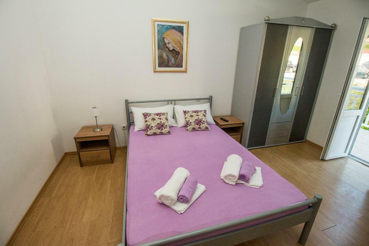 Mrkonjic Branko & Marija Apartmani Omiš Buitenkant foto