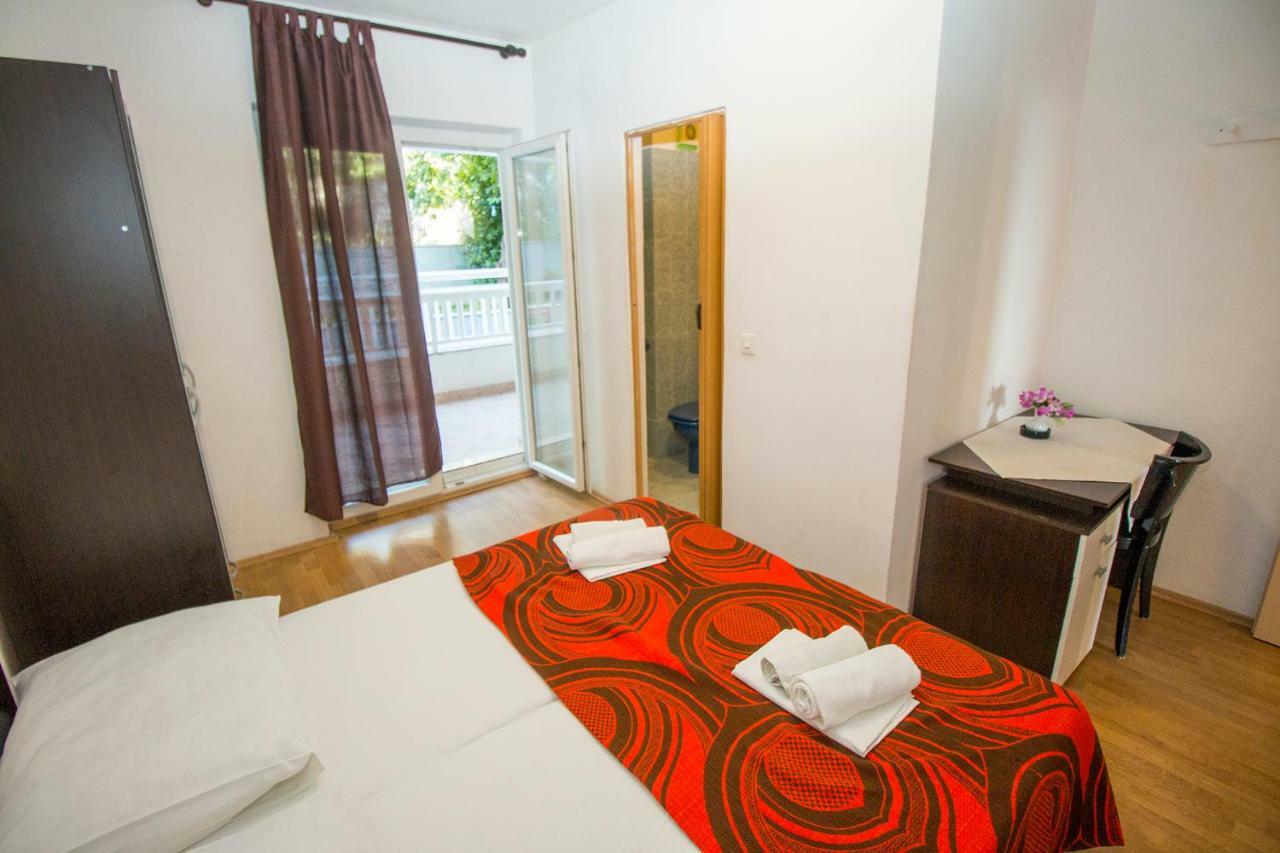 Mrkonjic Branko & Marija Apartmani Omiš Buitenkant foto